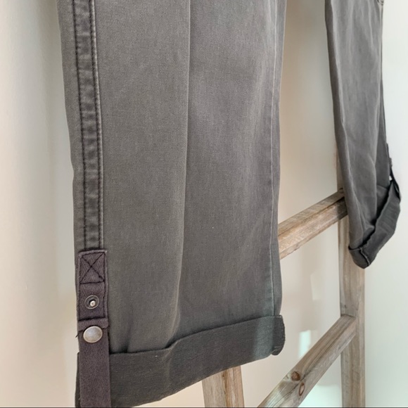 Miss Me Grey Studded Cotton Cargo Capris NWT Size 27 - Picture 6 of 13